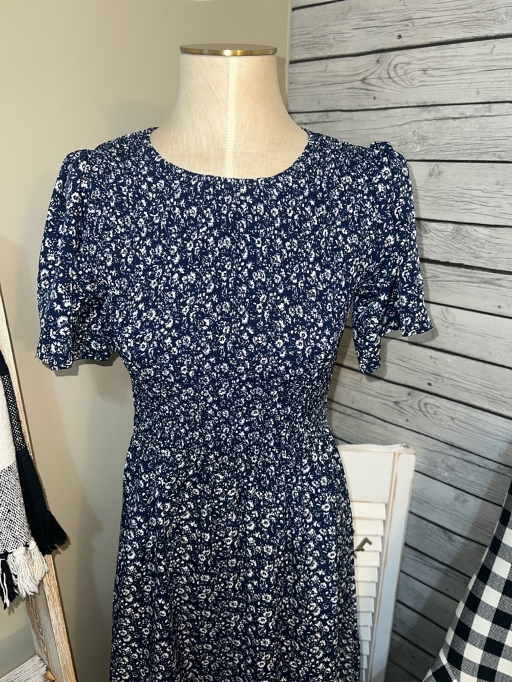 Pretty Garden Navy Floral Short-Sleeve Maxi Dress - Picture 3 of 8